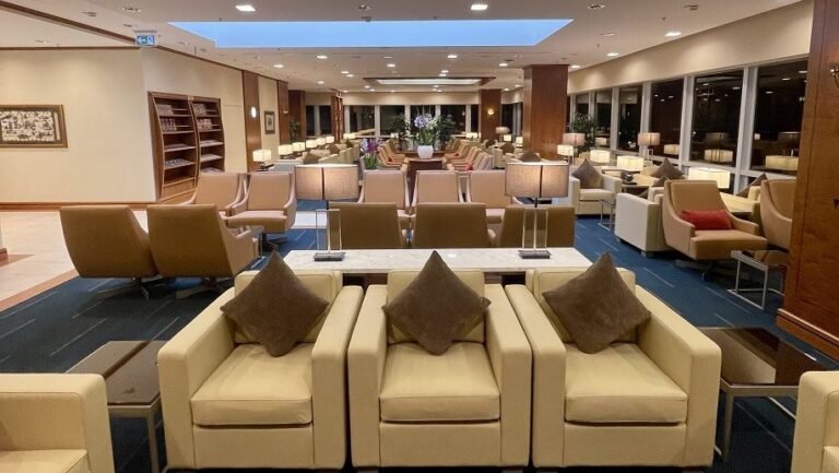 Emirates unveils refurbished Dusseldorf lounge – Business Traveller