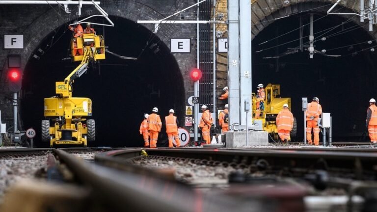 Work underway to improve connectivity in East Coast Main Line tunnels – Business Traveller