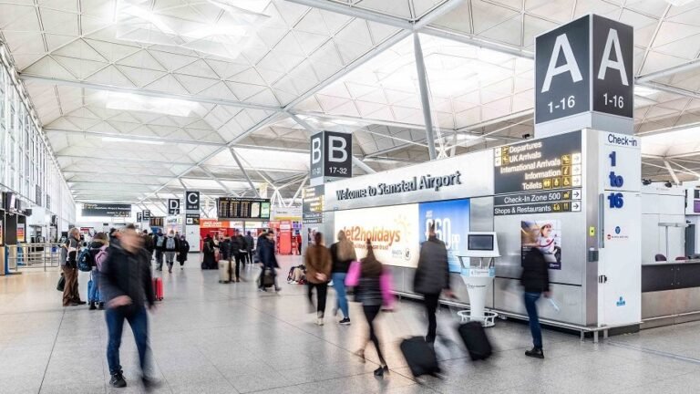 UK’s largest airports celebrate record-breaking December – Business Traveller