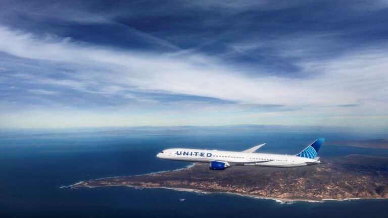 United Airlines boosts Hong Kong-Los Angeles route – Business Traveller