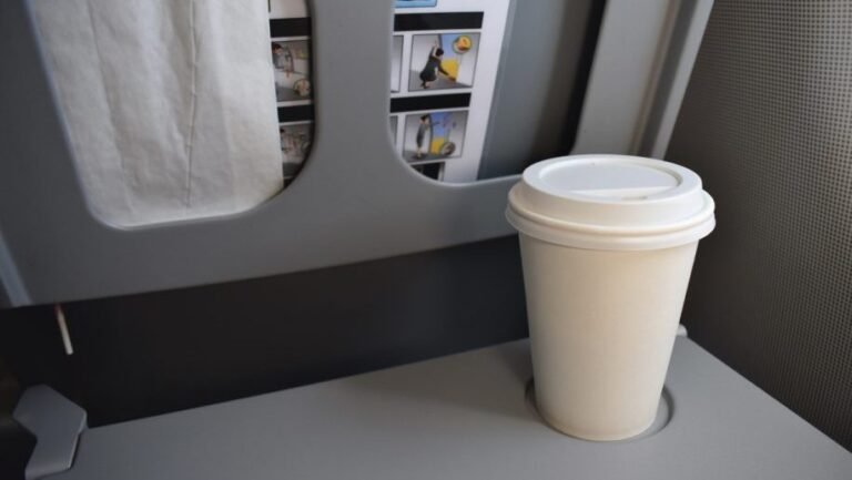 Air New Zealand trials removal of single-use cups inflight – Business Traveller