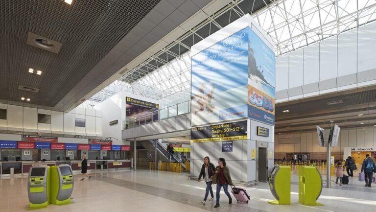 Manchester Airport celebrates six months of record traffic – Business Traveller