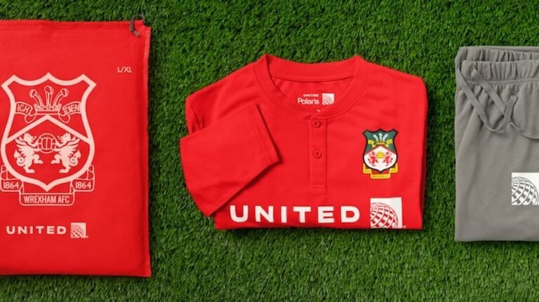 United Airlines unveils Wrexham AFC amenity kits and pyjamas – Business Traveller