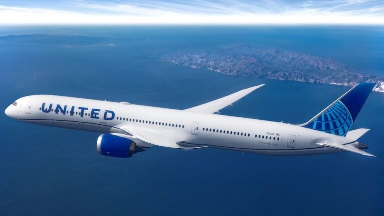 United cancels Auckland, Brisbane flights from Los Angeles – Business Traveller